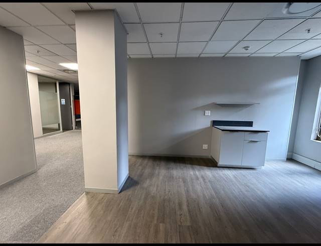 574M² OFFICE TO LET IN ROSEBANK